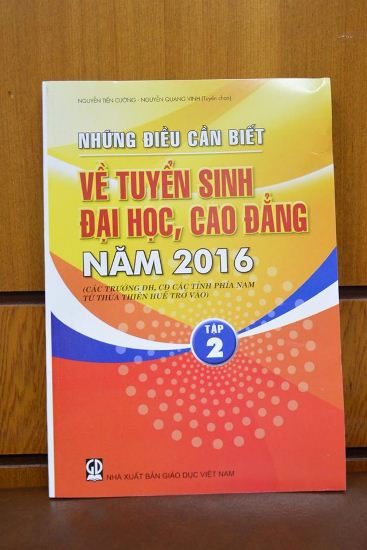 Phát hành cẩm nang tuyển sinh đại học, cao đẳng 2016 ảnh 2