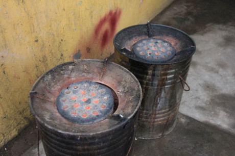 Cặp đôi nghi bị ngạt khí bếp than tổ ong ảnh 1