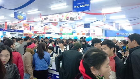 Siêu thị điện máy rục rịch đón hè ảnh 1