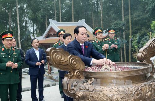 Chủ tịch nước dâng hương tưởng niệm tại Di tích K9 - Đá Chông ảnh 1