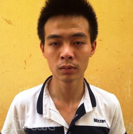 Thanh niên "ngáo đá" lao ô tô vào xe cảnh sát ảnh 1