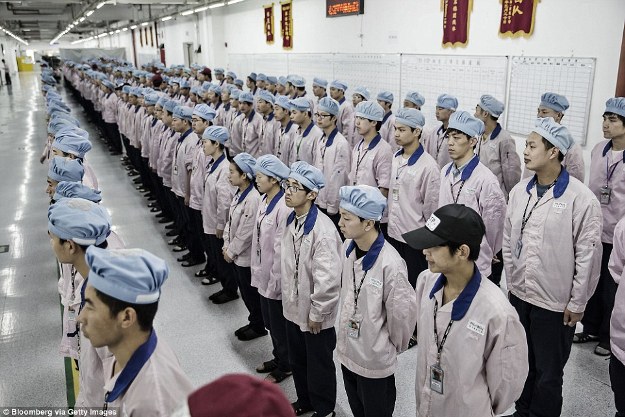 Bên trong nhà máy lắp ráp iPhone tối mật của Apple ảnh 1