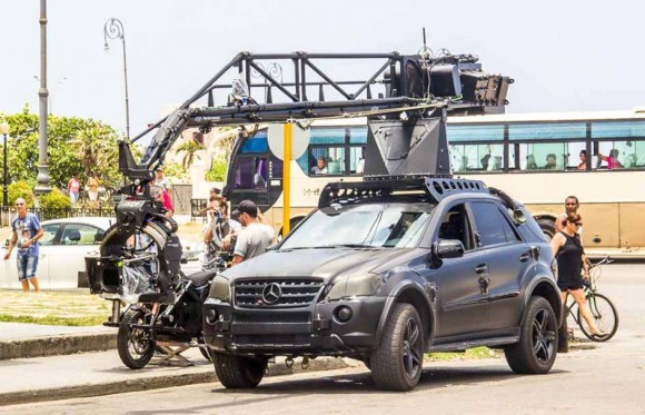 Đoàn phim “Fast & Furious 8” đại náo Cuba ảnh 1