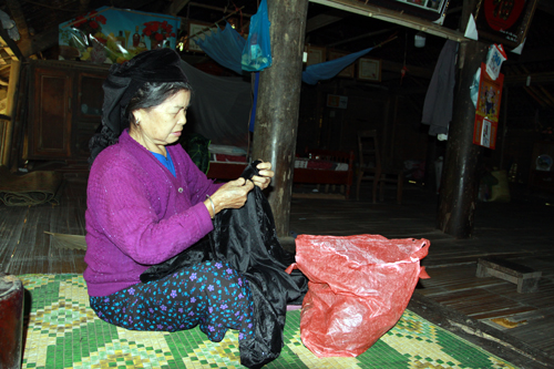 Mai một trang phục dân tộc ảnh 1
