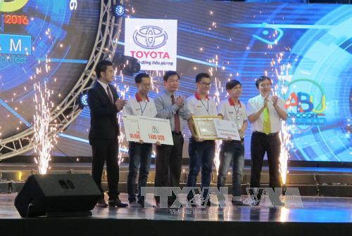 Đội LH-FF vô địch Robocon 2016 ảnh 1