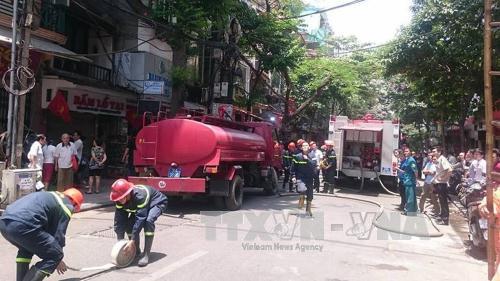 Cháy lớn sát "Hàm cá mập" ảnh 2