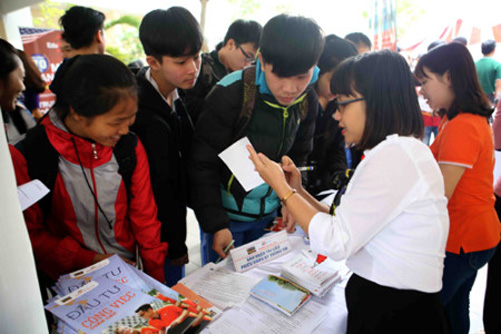 Tỷ lệ thí sinh dự thi đại học giảm ảnh 1