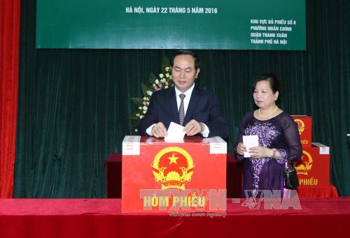 Chủ tịch nước bỏ phiếu bầu cử tại quận Thanh Xuân, Hà Nội ảnh 1