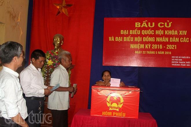 Cử tri giáo dân ở Hà Nội nô nức đi bầu cử ảnh 2
