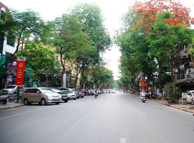 Sau bầu cử, đường phố Hà Nội lại sôi động ảnh 10