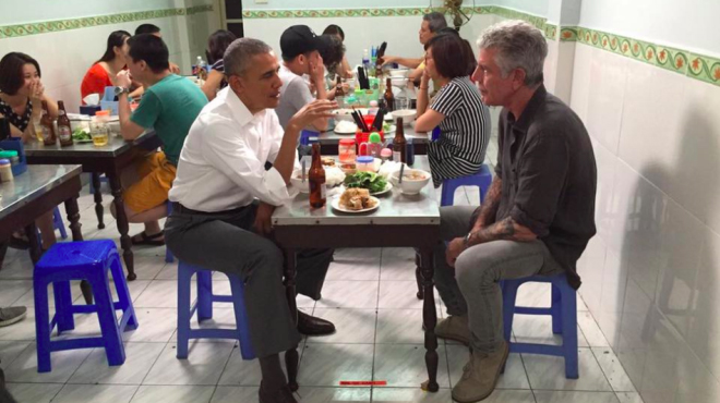 Cả phố tắc nghẽn vì bữa tối bình dân của Tổng thống Obama ảnh 6