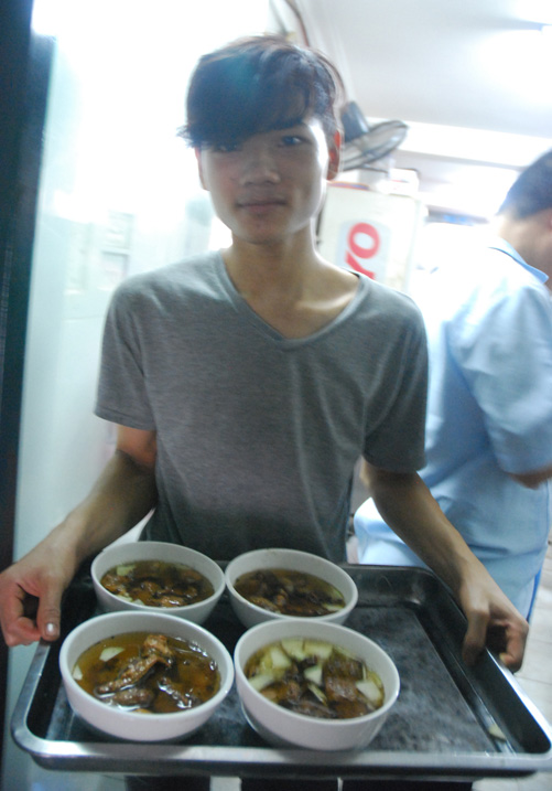 Bún chả Hương Liên “cháy hàng” vì Tổng thống Obama ảnh 10