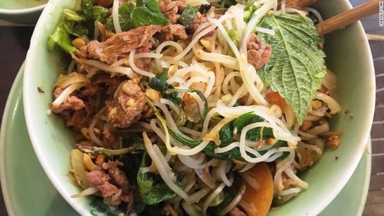Hậu Tổng thống ăn bún chả, CNN gợi ý 10 món Việt nên thử ảnh 5