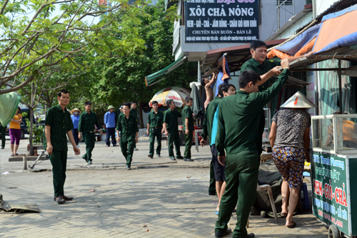 Thanh Hóa lập lại trật tự hành lang an toàn giao thông ảnh 1
