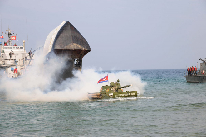 Khám phá quân đội "bí ẩn" của Triều Tiên ảnh 6