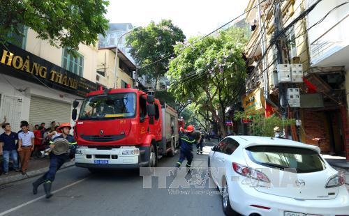 Nhà hàng chay cháy giữa trưa tại Hà Nội ảnh 2