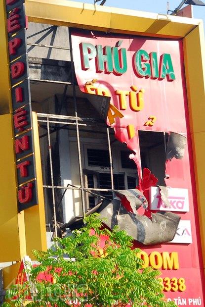 Cháy cửa hàng bếp từ, 4 người thiệt mạng ảnh 2