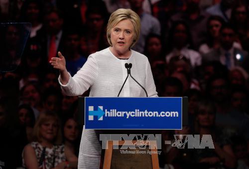 Bà Hillary phản pháo ngoạn mục ông Trump trên Twitter ảnh 1