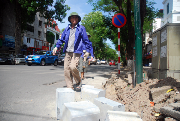 Nhọc nhằn mưu sinh trong nắng nóng 55 độ C ảnh 9