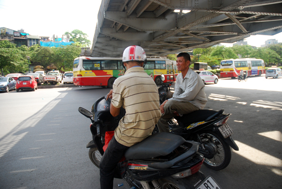 Nhọc nhằn mưu sinh trong nắng nóng 55 độ C ảnh 18