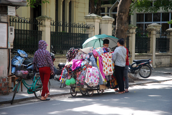 Nhọc nhằn mưu sinh trong nắng nóng 55 độ C ảnh 13