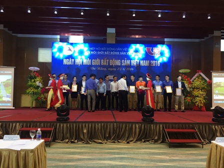 Hơn 1.000 khách mời dự Ngày hội Môi giới BĐS 2016 ảnh 2