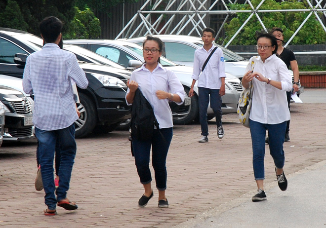 Hình ảnh thí sinh buổi đầu thi THPT Quốc gia 2016 ảnh 5
