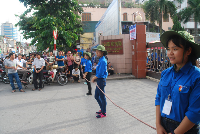Hình ảnh thí sinh buổi đầu thi THPT Quốc gia 2016 ảnh 14