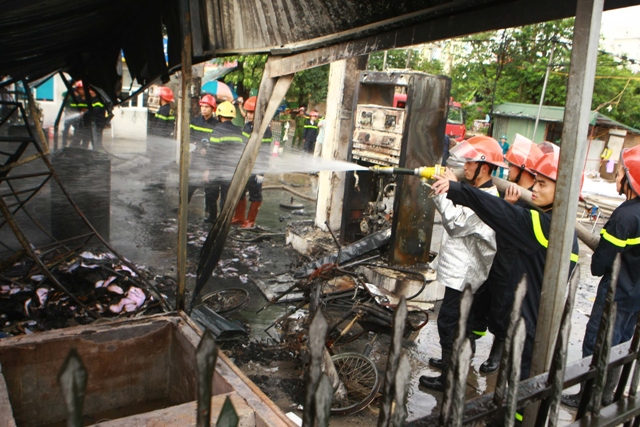 Cháy lớn tại cây xăng Đền Lừ, Hà Nội ảnh 3