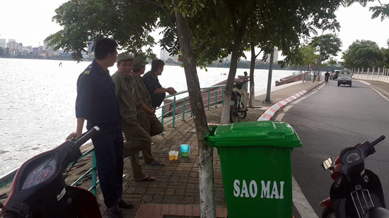 Hiểm nguy ở “bãi tắm” Hồ Tây ảnh 2