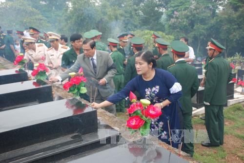 Truy điệu và an táng gần 350 hài cốt liệt sỹ ảnh 1