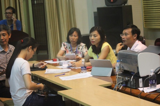 Nhiều thí sinh vẫn nộp trực tiếp hồ sơ xét tuyển ảnh 1