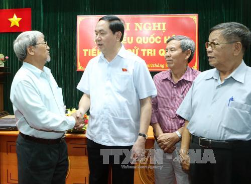 Chủ tịch nước tiếp xúc cử tri Quận 4, TPHCM ảnh 1