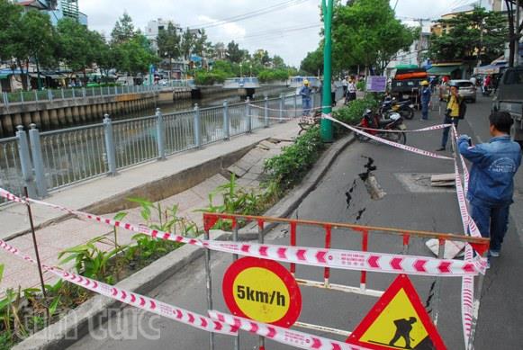 Xuất hiện vết nứt "khủng" trên đường Trường Sa ảnh 2
