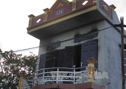 Nhà bốc cháy trong đêm, hai mẹ con tử vong ảnh 1