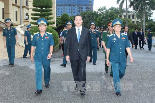 Chủ tịch nước làm việc với Quân chủng Phòng không - Không quân ảnh 1