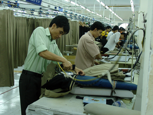 Dệt may tăng sức cạnh tranh ảnh 1