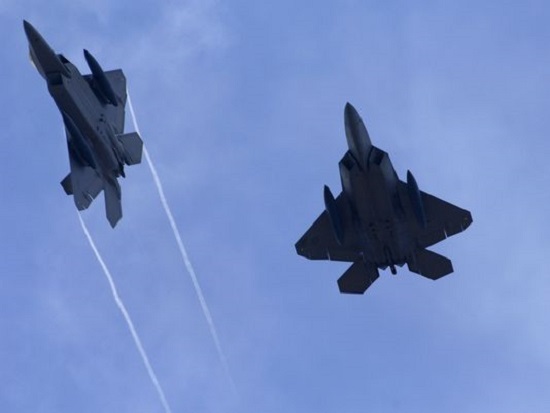 Bước ngoặt nguy hiểm: Mỹ "xâm lược" Syria và "dọa" Nga ảnh 1