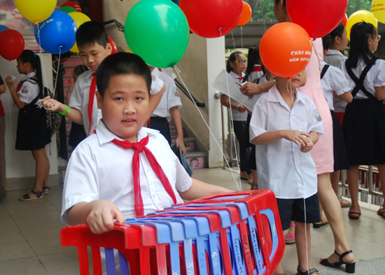 Hình ảnh ấn tượng trong ngày khai giảng năm học mới ảnh 9