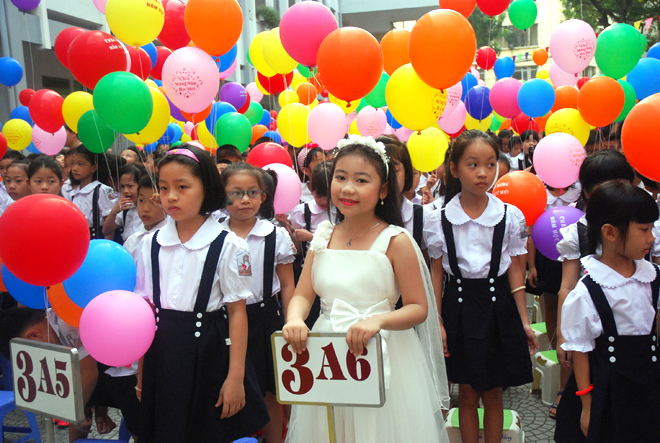 Hình ảnh ấn tượng trong ngày khai giảng năm học mới ảnh 11