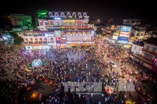 Cần điều chỉnh tại không gian đi bộ hồ Hoàn Kiếm ảnh 1