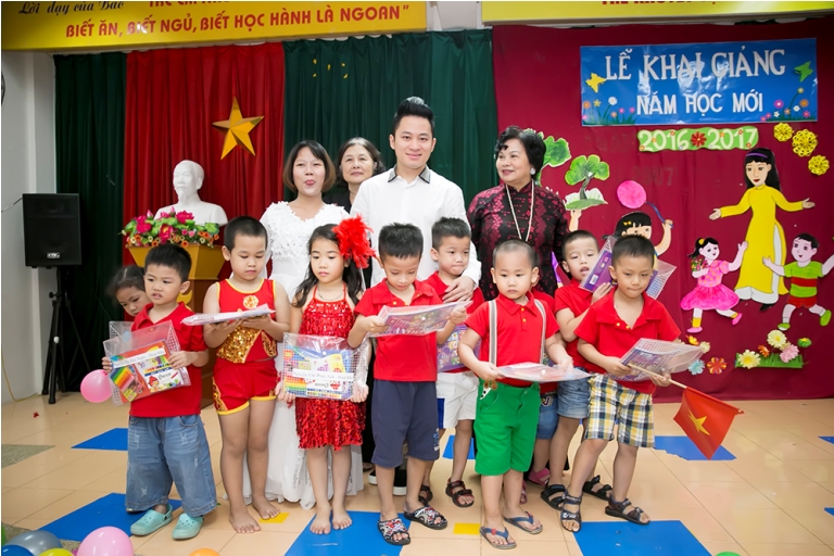 Tùng Dương mang niềm vui đến cho trẻ tự kỷ nhân dịp Trung thu ảnh 4