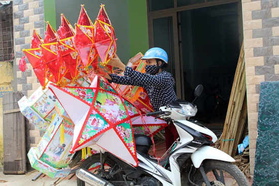 Tết Trung thu tại làng làm lồng đèn Mật Sơn ảnh 1
