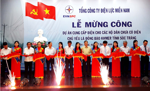 Niềm vui khi điện về phum sóc ảnh 1