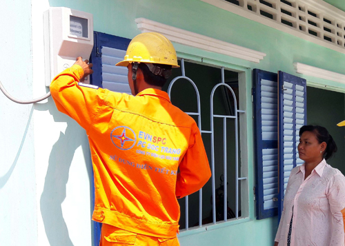 Niềm vui khi điện về phum sóc ảnh 3