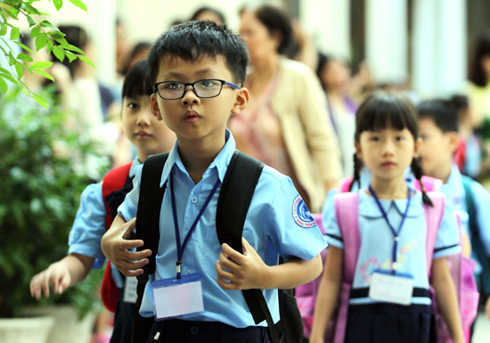 Vẫn "nóng" chuyện các khoản thu đầu năm học mới ảnh 1