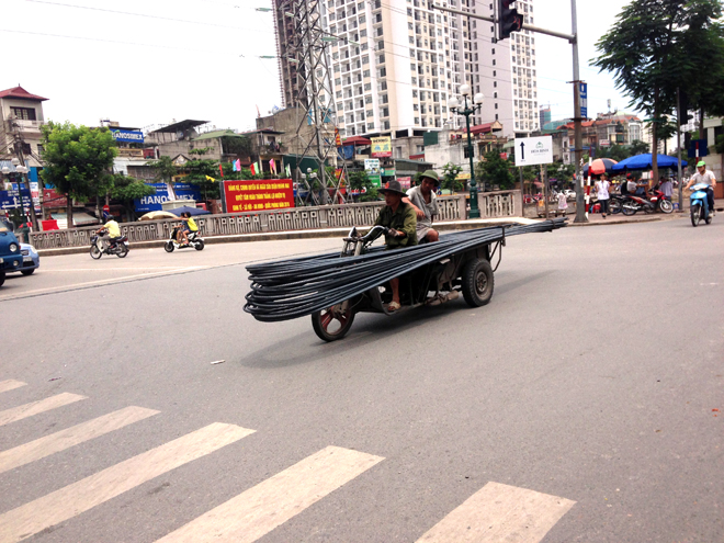 Kinh hoàng "máy chém" nghênh ngang giữa phố ảnh 4