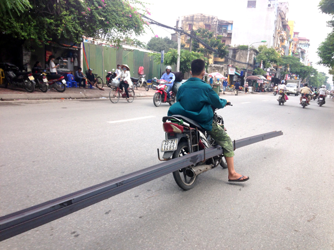 Kinh hoàng "máy chém" nghênh ngang giữa phố ảnh 5