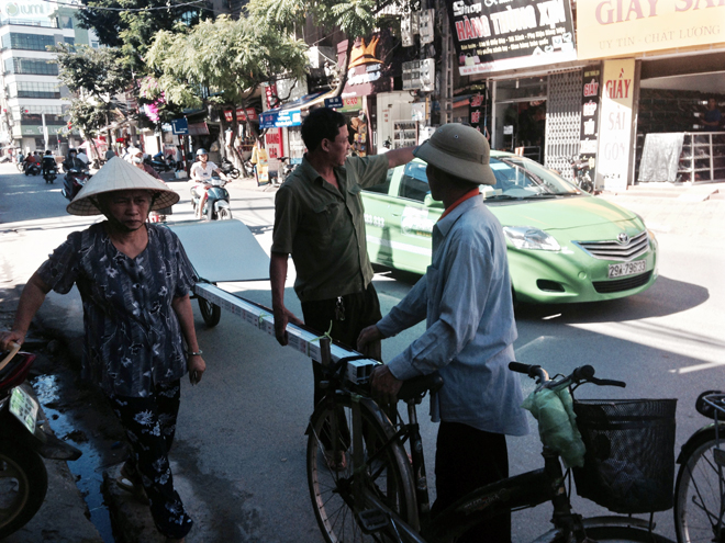 Kinh hoàng "máy chém" nghênh ngang giữa phố ảnh 8