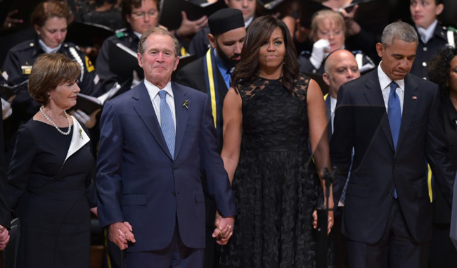 Tình bạn đẹp giữa ông Bush và Đệ nhất Phu nhân Mỹ ảnh 3